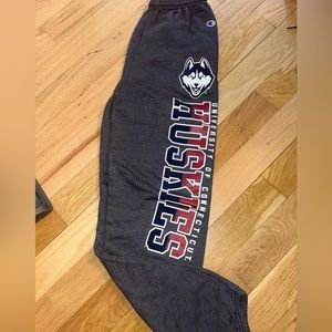 UCONN sweats